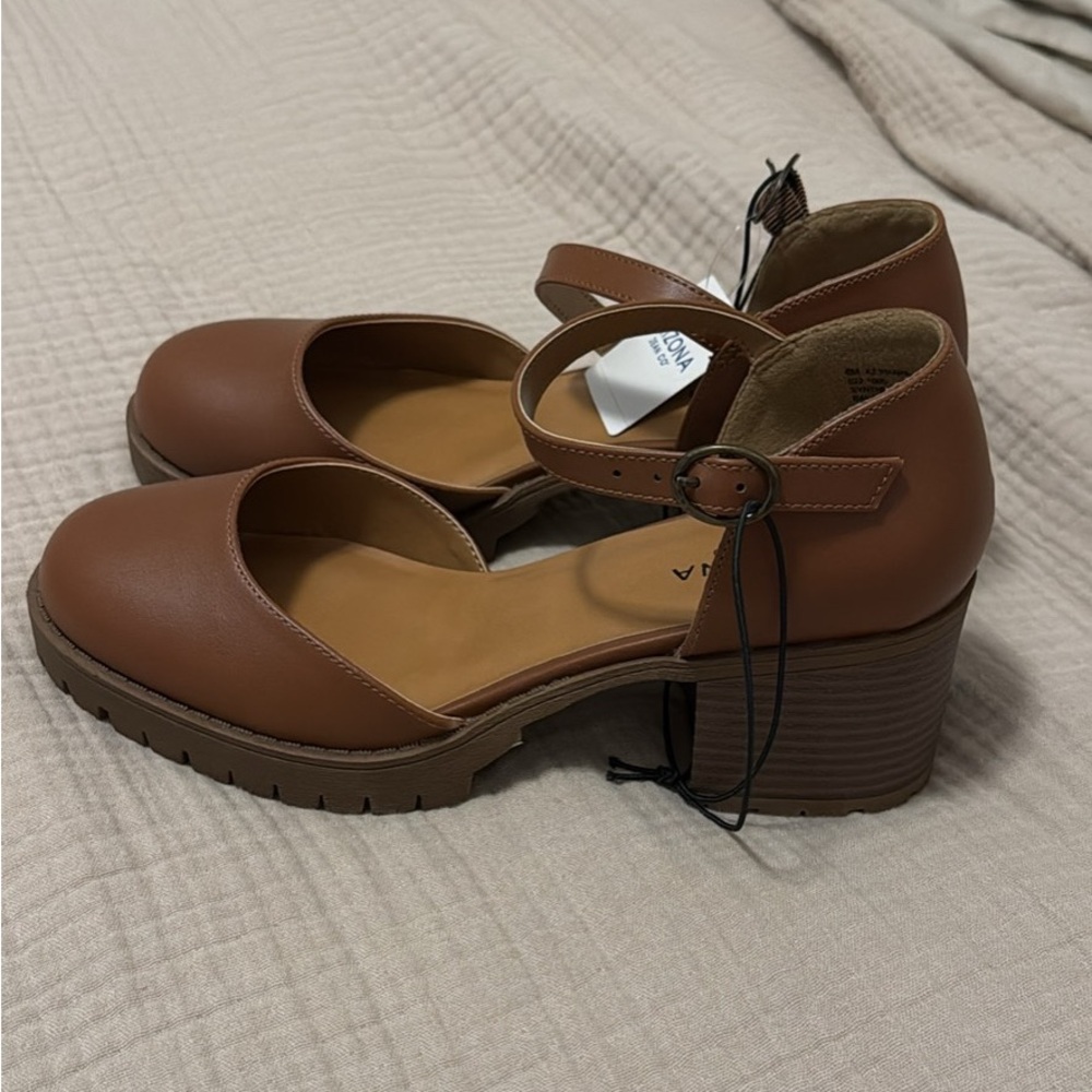 Size 8 Arizona heels. Brand new